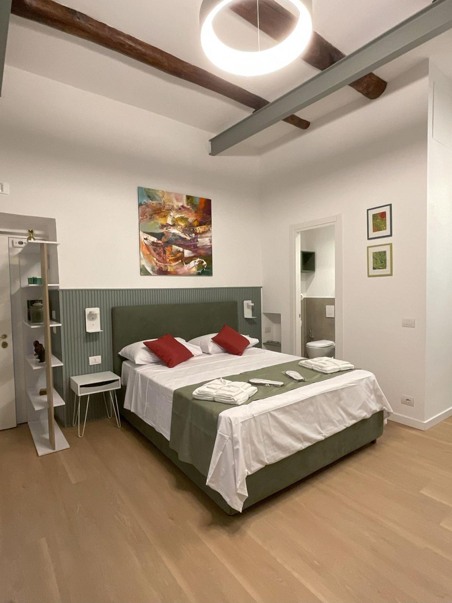Sansepolcro33 Apartment Наполи Екстериор снимка