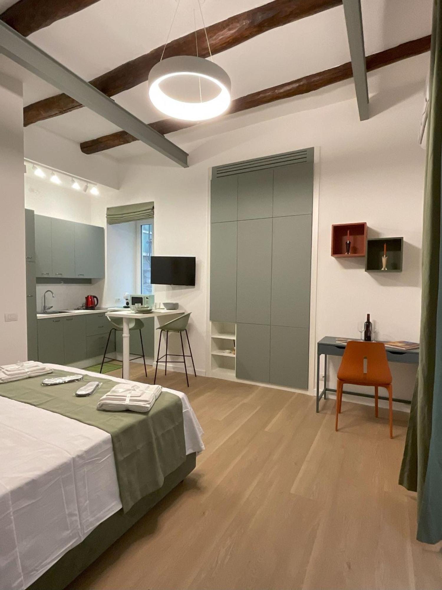 Sansepolcro33 Apartment Наполи Екстериор снимка
