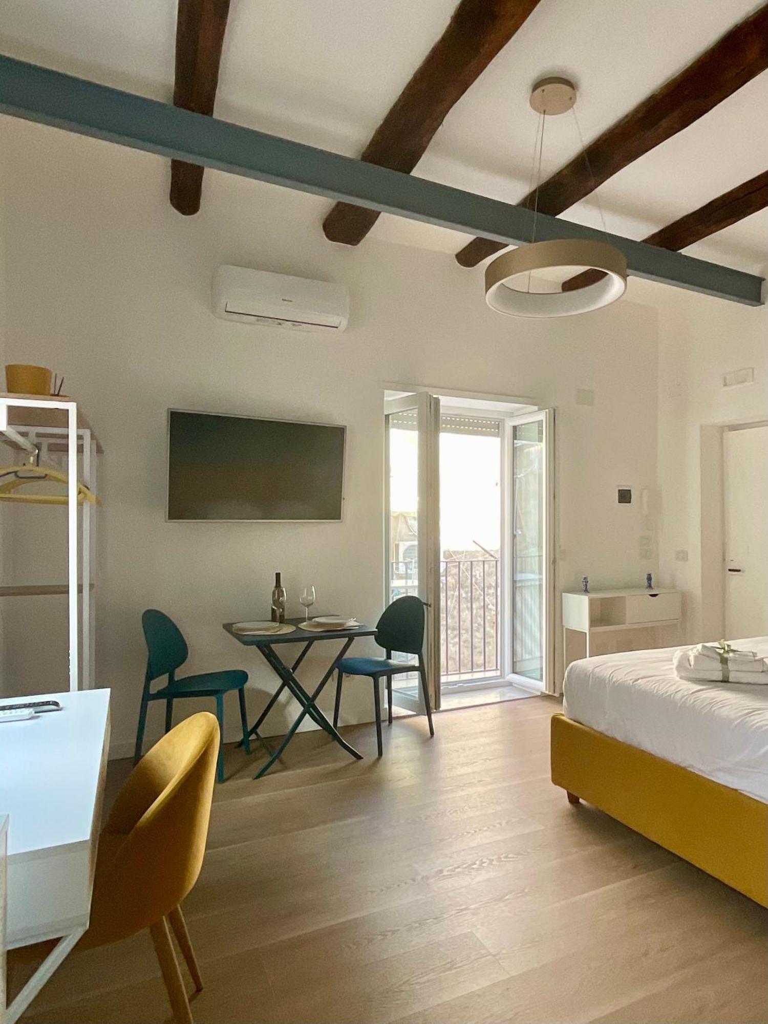 Sansepolcro33 Apartment Наполи Екстериор снимка