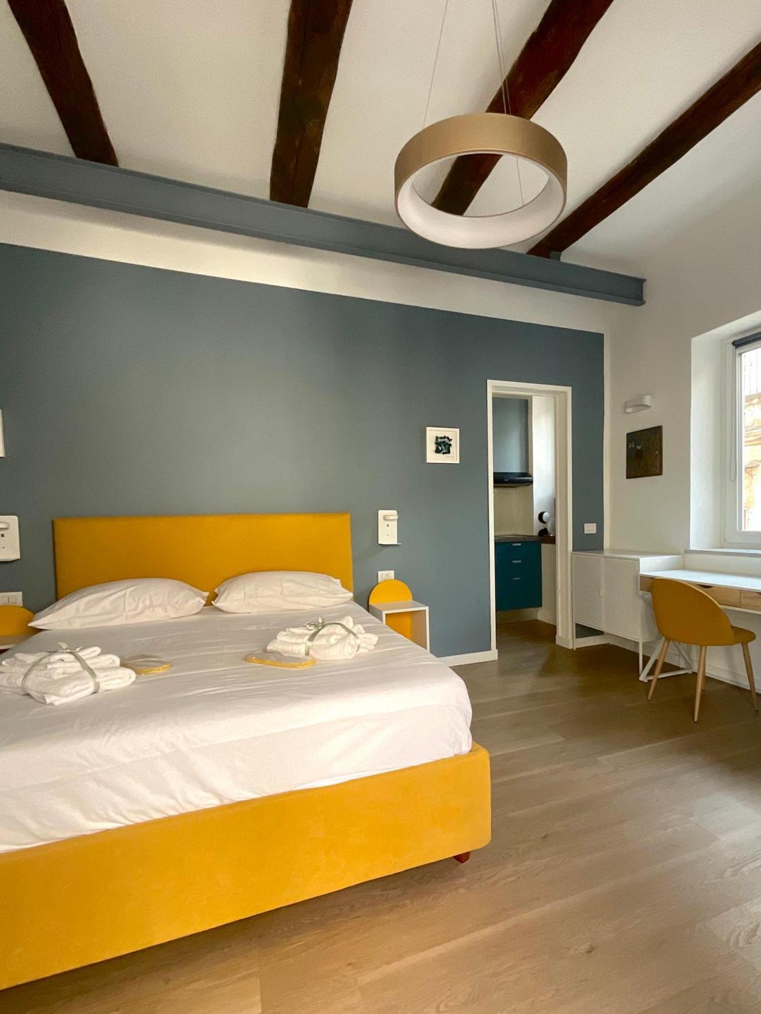 Sansepolcro33 Apartment Наполи Екстериор снимка